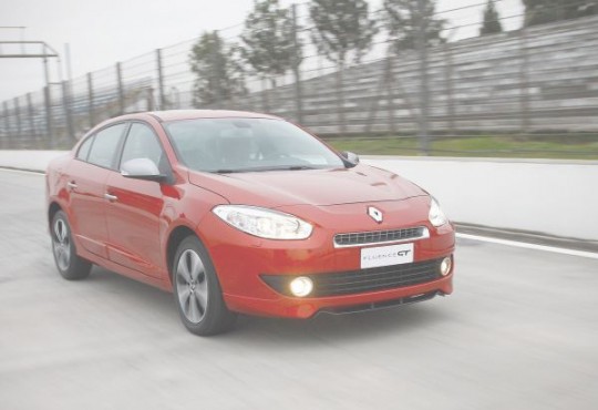 Renault Fluence GT aposta no apelo esportivo. Reparador não será surpreendido
