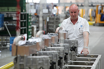 zf-comemora-producao-de-800-mil-unidades-do-intarder