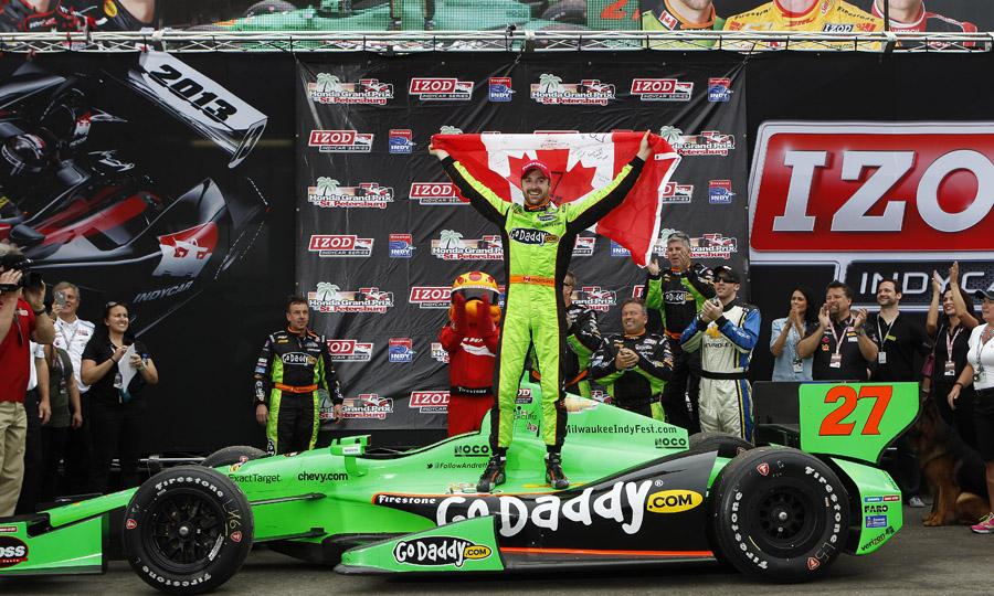 hinchcliffe-segura-castroneves-e-vence-em St-Petersburg