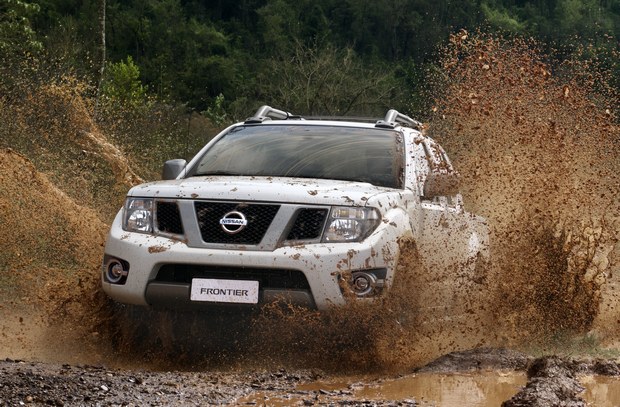 nissan-lanca-frontier-2014