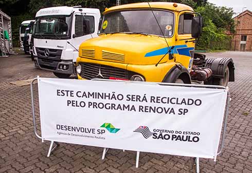 governo-do-estado-entrega-caminhoes-do-programa-renova-sp