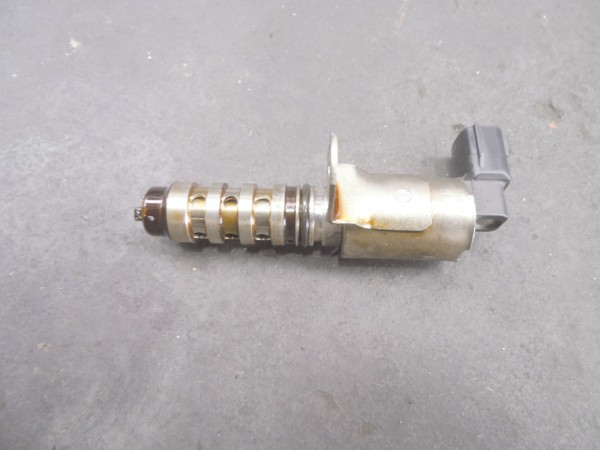 Válvula solenoide de controle da polia variável. Em destaque, local onde costuma quebrar